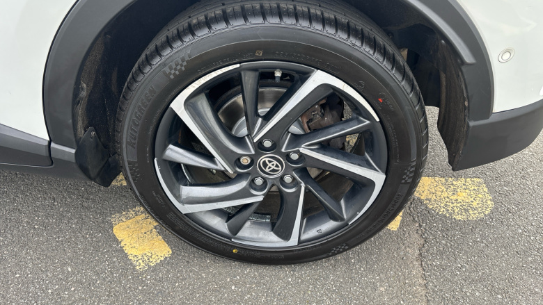 Toyota C-HR 2.0 Hybrid Dynamic 5dr CVT Hybrid Hatchback